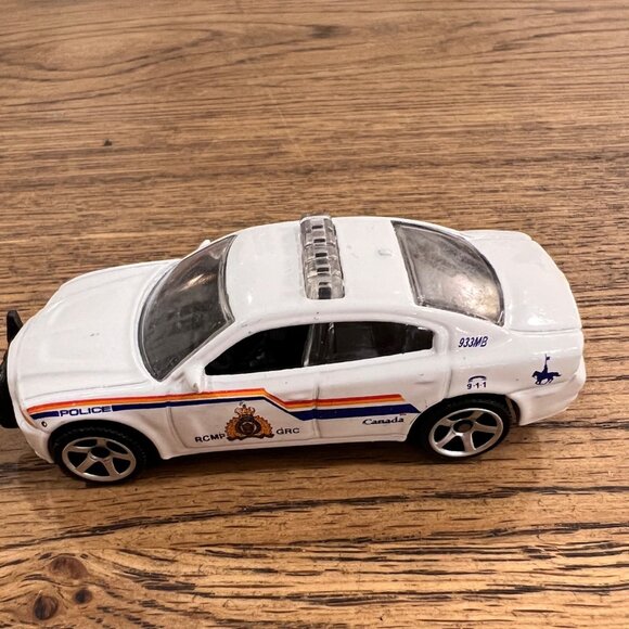 Matchbox RCMP Dodge Charger Police Car Toy 1:64 Scale White Die-Cast - Picture 2 of 4